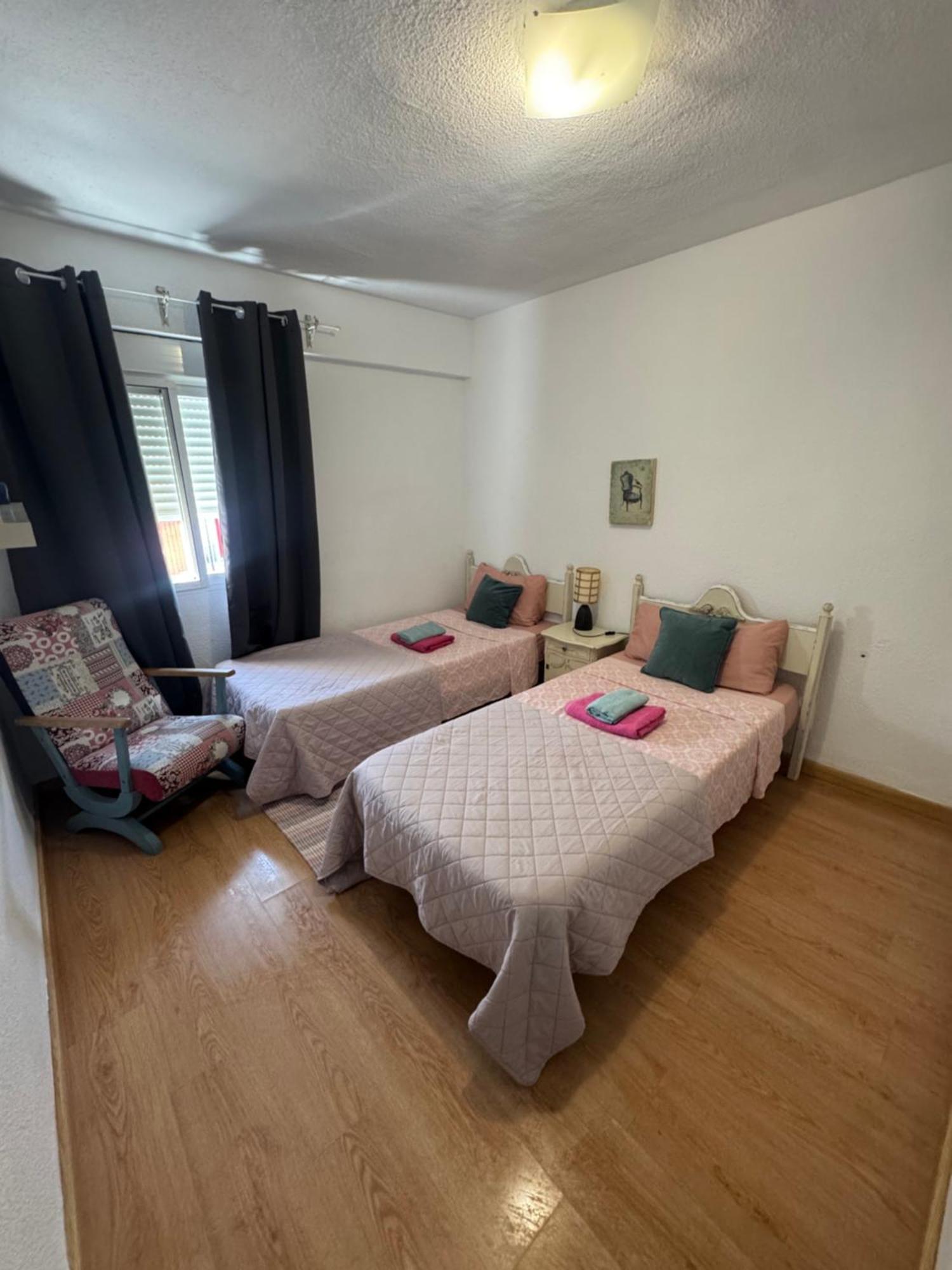 Apartamento Grao Playa Gandia capacidad 6-7 personas Invitamos a los jóvenes! 5to sin ascensor Exterior foto